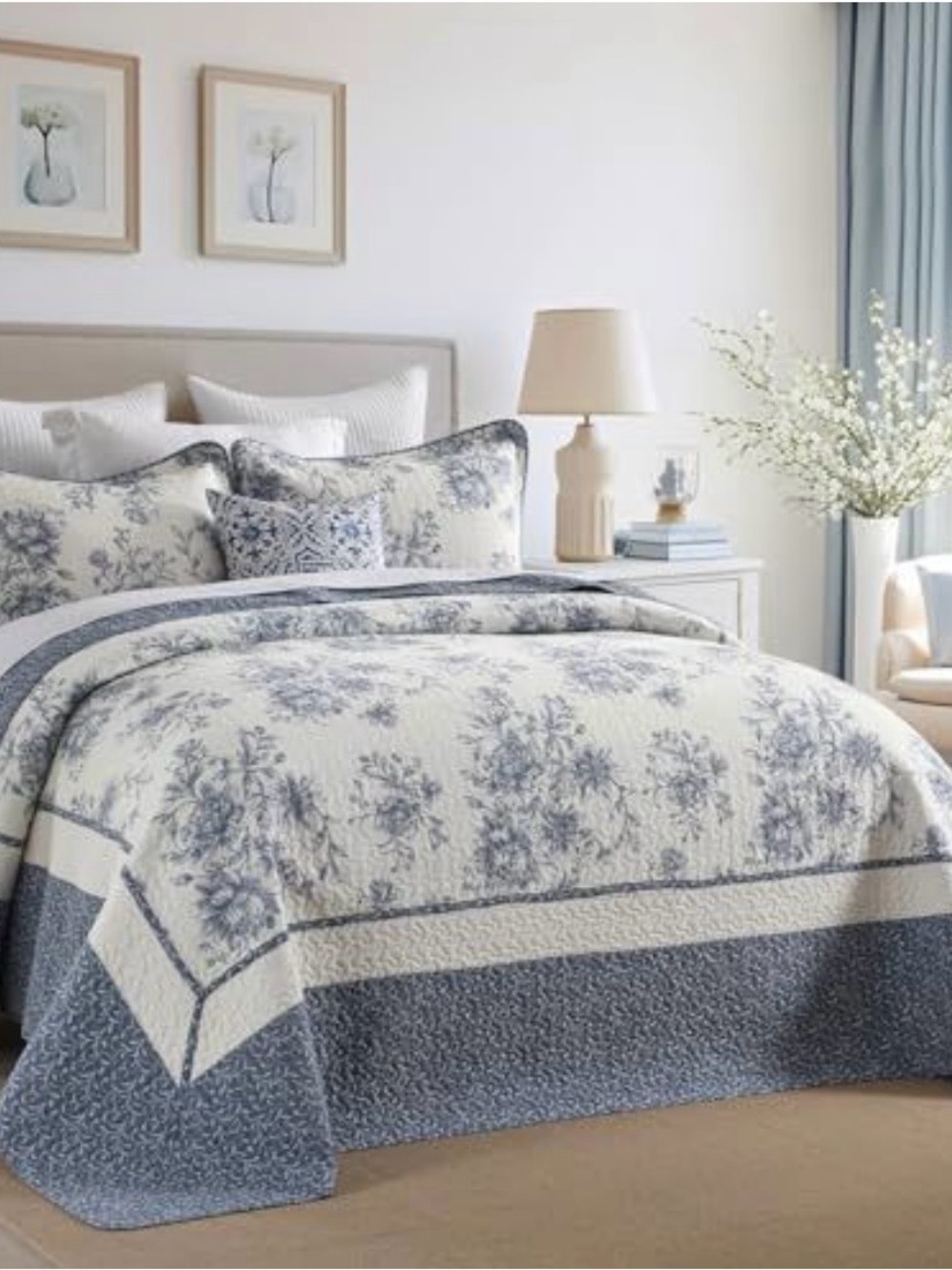 Classic Blue and White Floral Quilt Set -